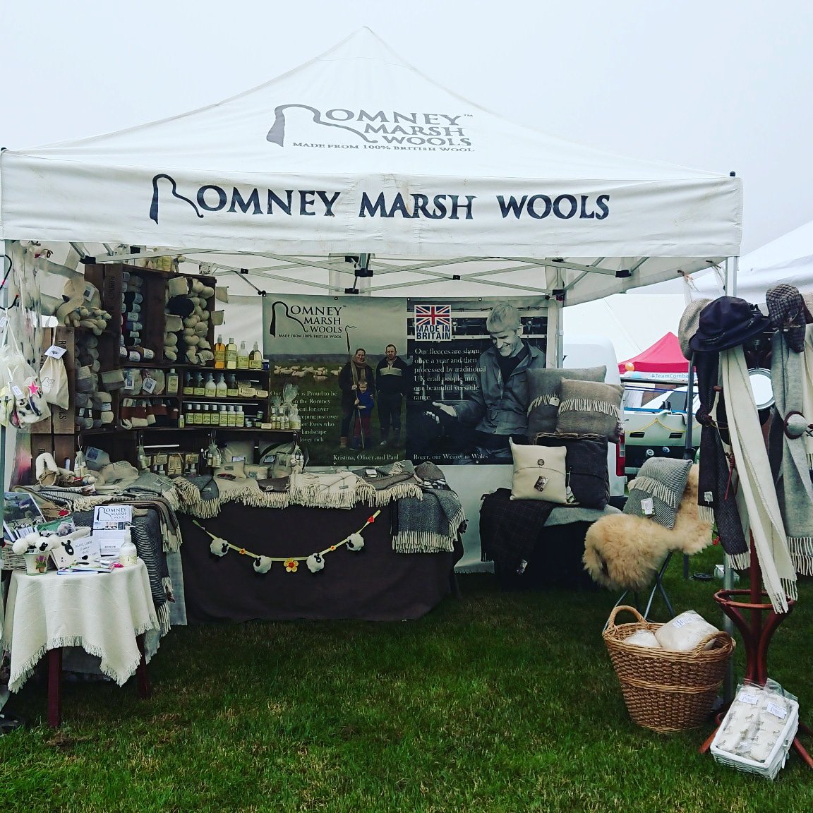 Romneymarshwool's tweet photo. All set up at #surreycountyshow at Stoke Park in Guildford! A great day out for all the family if you're looking for something to do on your bank holiday! #buylocal #smallbusiness #bankholiday#britishwool #romneywool #merinowool #merinosheep #romneysheep #cleversheep 🐑☺️ https://t.co/cY8eAM6VFV