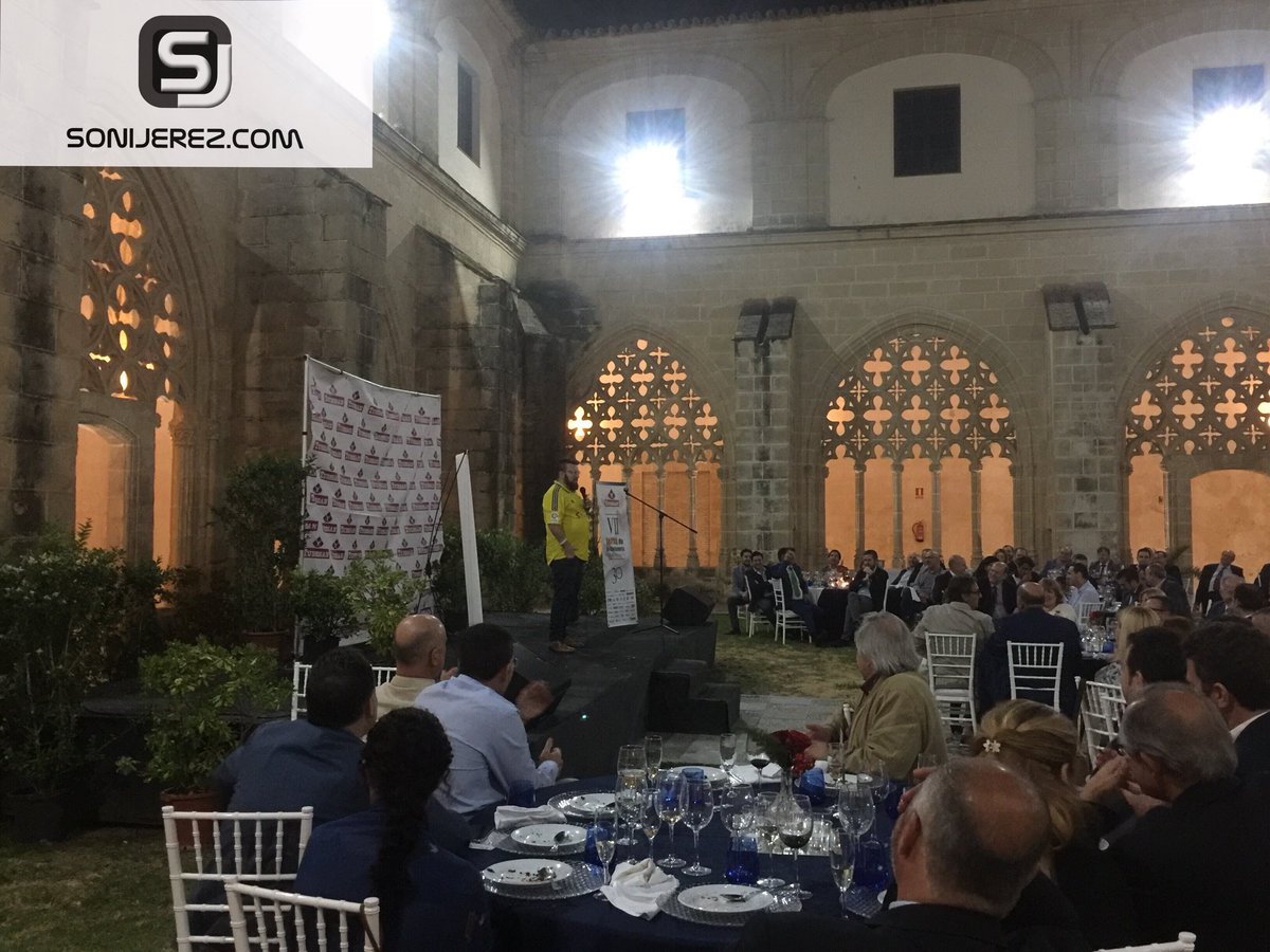 sonijerez's tweet photo. El miércoles pasado en la cena de #Tubesan en los #ClaustrosDeSantoDomingo con @elgordodelcadiz y el catering Antonio Restaurante Jerez. #ConSoniJerezTeLoPasarasMejor https://t.co/xIqGDKlfJi