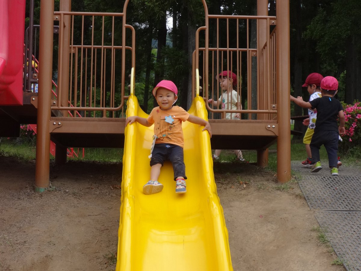 山梨学院幼稚園 公式 در توییتر 親子遠足 今日は もも組 2歳児 さんから青組 年長 さんみんなで 山梨県 富士川クラフトパーク へ親子遠足に行ってきました 色々な遊具で遊んだり親子でダンスをしたりとても楽しそうな子どもたちでした T Co
