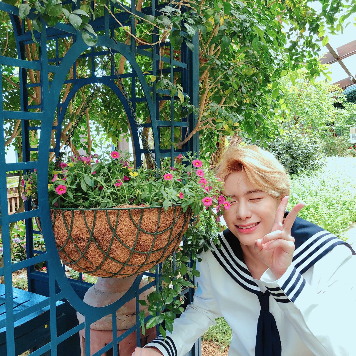 VICTON1109's tweet photo. [#빅톤] 앨리스의 월요병 퇴치를 책임지는 세라빅토니 사진 공개!💙💛
귀엽고 멋있고 다하는 승승형제.jpg

#VICTON #오월애 https://t.co/urFJnmkolf