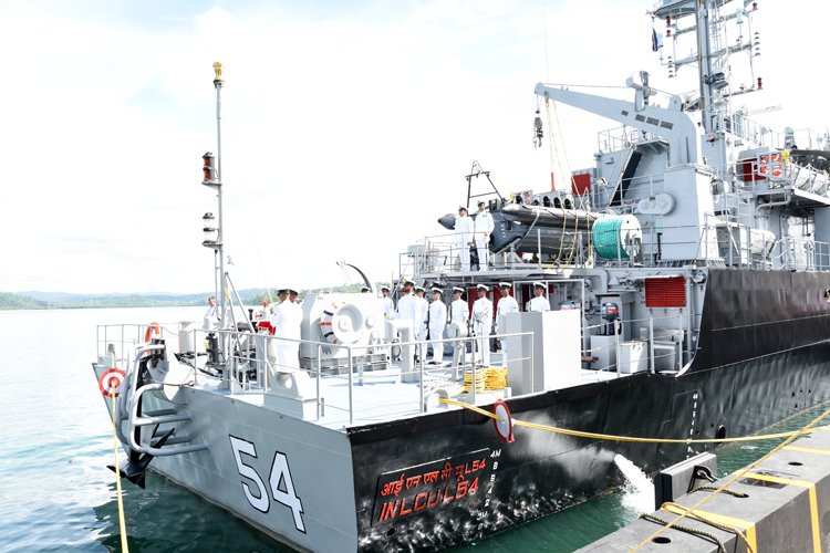 SPs_MAI's tweet photo. Commissioning of fourth #ship of Landing Craft Utility Mk-IV '#INLCUL54' (GRSE Yard 2095) at #PortBlair
https://t.co/bFGqxWyI2Z
#Military #Defence #Maritime #Security #MaritimeSecurity #Naval #Navy #IndianNavy #IndianArmedForces #MakeInIndia #LandingCraftUtility https://t.co/LanRsp93Xd