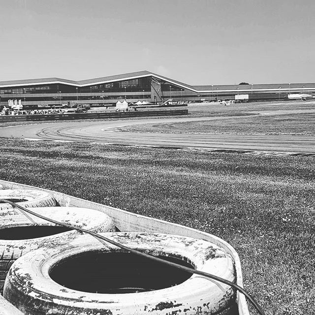 HPurewal's tweet photo. Silverstone
.
.
.
#silverstone #peace #life #Passion #love #art #classics #cars #speedmachine #black #beautiful #streetdreamsmag #vscocam #mkexplore #mobilemag #hypebeast #urbanexplorer #moodygrams #symmetry #symmetrykillers #blackandwhite #rallycar #rallychampionship #track… https://t.co/pUbktWuw9C