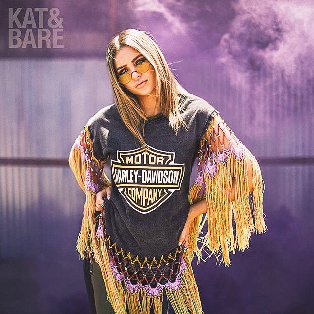 domiweasley's tweet image. weasley-delacour ♛

❛i've been searching for something out there; when is it coming?❜ 

⇥ apart of @AfterAStormRPG 
⇥ annoying middle sister to victoire and louis 
⇥ 5th year claw
⇥ your favorite quidditch commentator 
⇥ seeking SLs
——— RT?