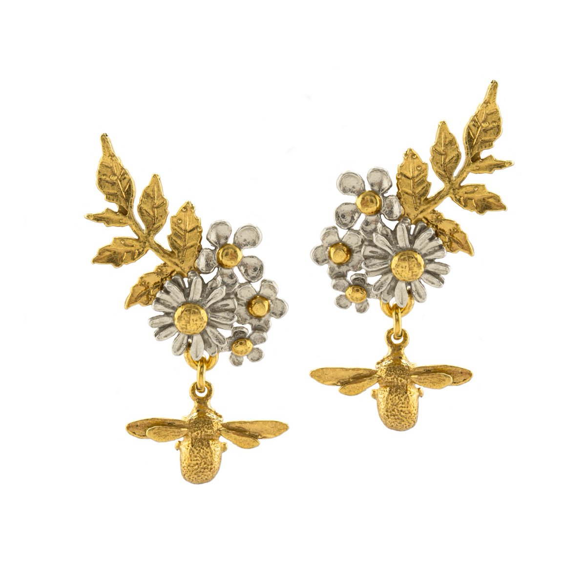 alexmonroe's tweet photo. This May Bank Holiday Weekend, the ‘Spring’ pieces from our 30th Anniversary Four Seasons collection are in their element... 🐝 🌼🌤. https://t.co/D8RF8iHl2k
#alexmonroe #springtime #alexmonroebee #springjewellery #springrings https://t.co/X6zu7JsVXG