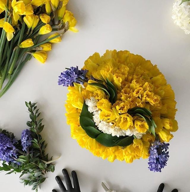 BeautyInLagos's tweet image. Here’s hoping this ‘Happy’ flower arrangement puts a smile on your face, because we know Mondays can be tough! #HelloNewWeek #Monday #Flowers 📸: @mrflowerfantastic ift.tt/2GWyQUj