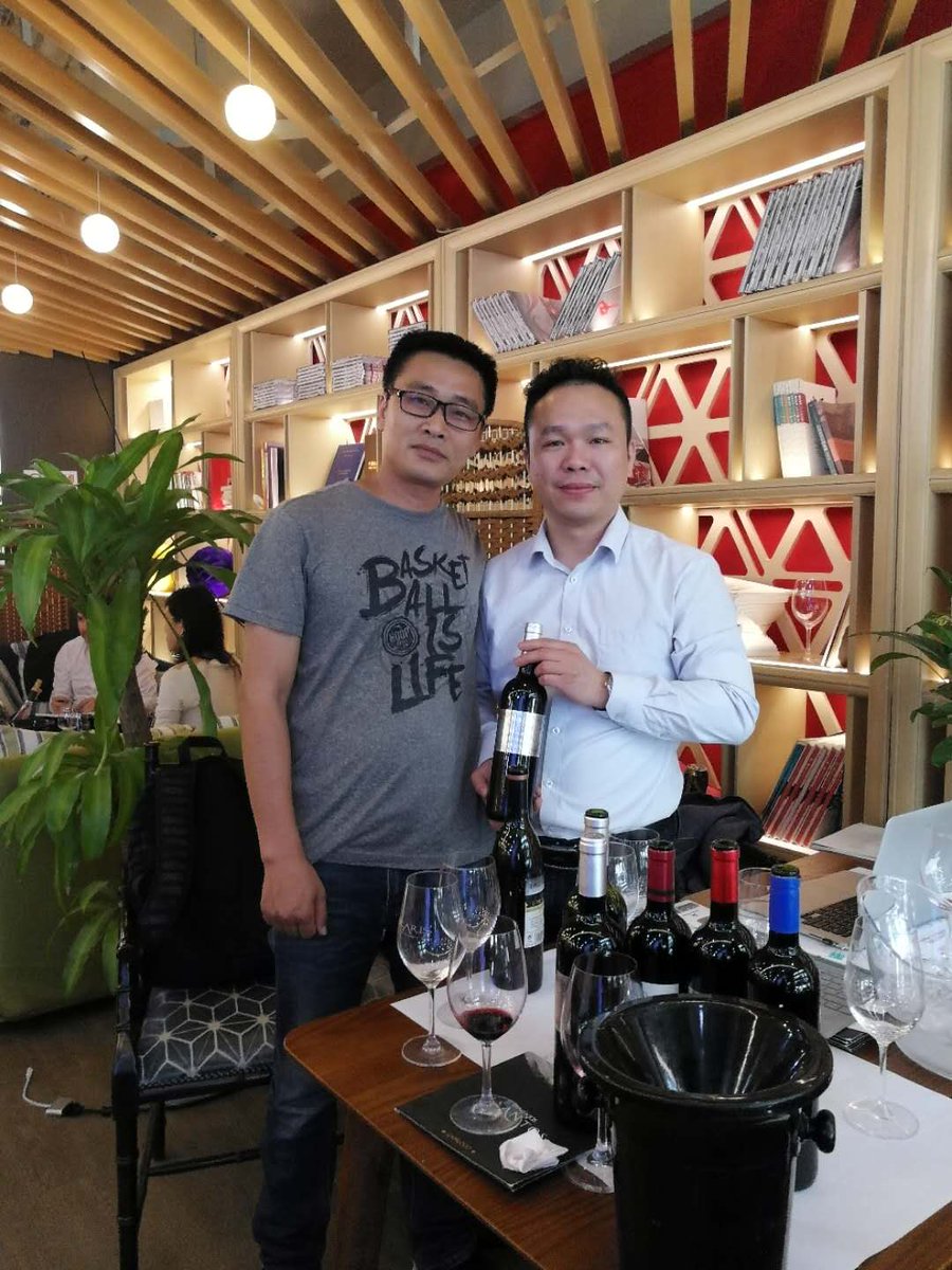 BodegasJSantos's tweet photo. Presentation of our wines in Beijing (China). Happy Monday to everyone!! https://t.co/wqLrCczKun
