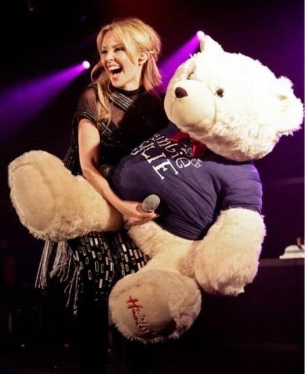Happy 50th birthday to Kylie Minogue.
This is still my favourite picture of her. 