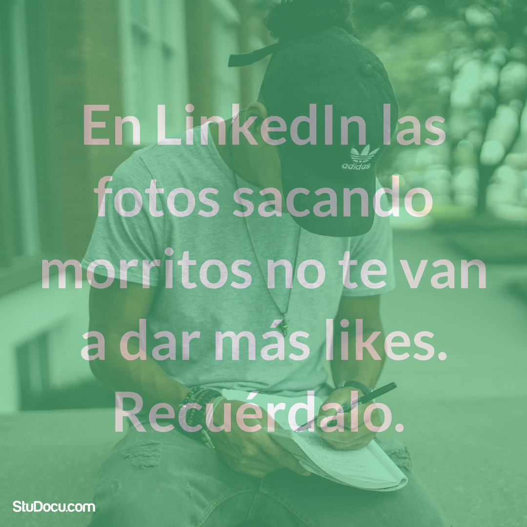 StuDocuES's tweet photo. Ni tampoco un selfie en el espejo del baño. 🤷‍♂️ Recuerda que #LinkedIn es para que las empresas se fijen en ti, ¡no la persona que te gusta! ➡️ https://t.co/d3TawppGr1…/mejores-consejos-linkedin-perfe…/ https://t.co/BhXIQNzUn8