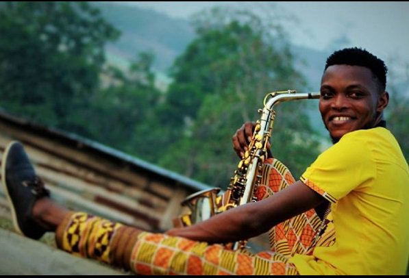 designerfola's tweet photo. Today's #MCM goes to ADEGBITE Stephen #OluYonder #KingYonder
Summarized Profile:Musician, Multi Instrumentalist, Producer, Music/Choir Director, Recording Artist (08031157500)...
Click here to listen to one of his songs 👇https://t.co/7WQ3ASj2Rh
#MondayMotivation #MondayMorning https://t.co/JGBL3OJj6q