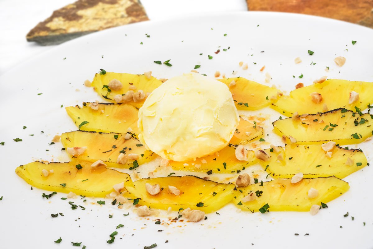 evaarguinano's tweet photo. 🍍 Carpaccio de piña con helado de vainilla, un postre fácil, saludable y refrescante ➤ https://t.co/HmCdX2qv95 #cocina https://t.co/IZD7N0pDaO