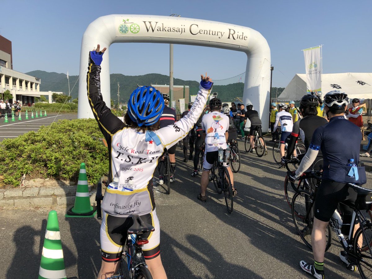 Keeptheshine418's tweet image. 後ろからパシャリw
声かけられた人
ほぼほぼ滋賀県民(笑)
#tsky
#チームジャージ
#ロードバイク女子