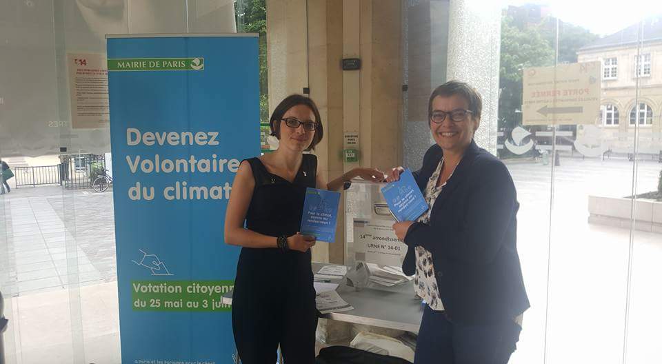 Celia_Blauel's tweet photo. Demandez le programme! C'est la semaine du développement durable à #Paris14 》https://t.co/IcIOlA3oXl
Et profitez en pour participer à la #votation #PlanClimat 🌍 ! https://t.co/YpxANykYji