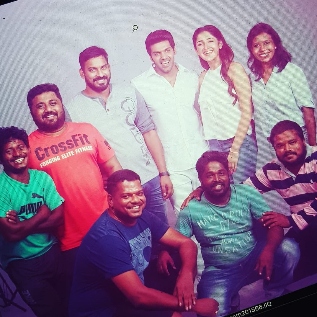 arya_offl's tweet photo. Wrapped up #Ghajinikanth with a lovely romantic fun photo shoot 😉😉😉Thank you Beta @santhoshpj21 😘😘💪 Juicy @sayyeshaa u r awesome too 😘😘 😎 Great team and production @StudioGreen2 Thx darling @kegvraja 😘😘 https://t.co/fNXJGXrMas