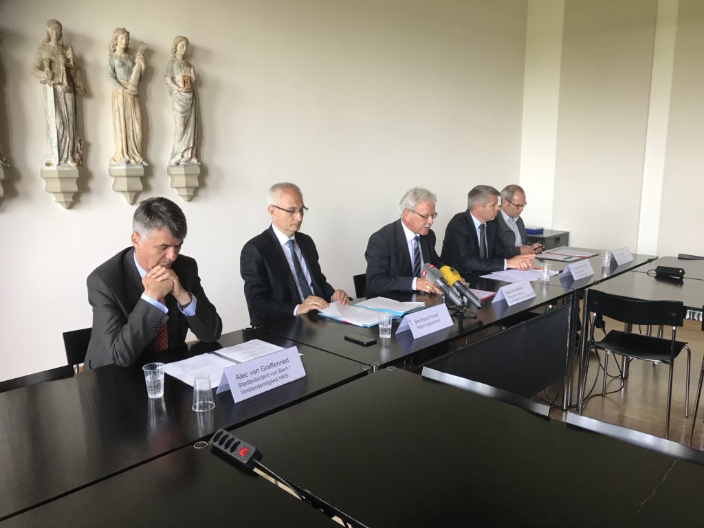 Geballte Politpower #ProRadiostudioBern. U.a. <a href="/avongraffenried/">Alec von Graffenried</a>, <a href="/C_Darbellay/">Christophe Darbellay</a> und <a href="/AmmannCh/">Christoph Ammann</a> stehen dafür ein.

<a href="/Hauptstadt_CH/">Hauptstadtregion</a> <a href="/syndicat/">SSM - die Mediengewerkschaft</a> @CVP_PDC <a href="/fdp_stadtbern/">FDP Stadt Bern</a> <a href="/Mark_Balsiger/">Mark Balsiger</a> <a href="/nau_live/">Nau.ch</a>