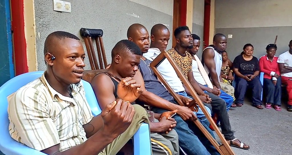 fecobaf's tweet photo. Moral bien remonté, les athlètes du basket-ball sur fauteuil roulant s'entretiennent avec la Fédération de tutelle. #RDC @CICR_fr https://t.co/WrA9kIqU9I