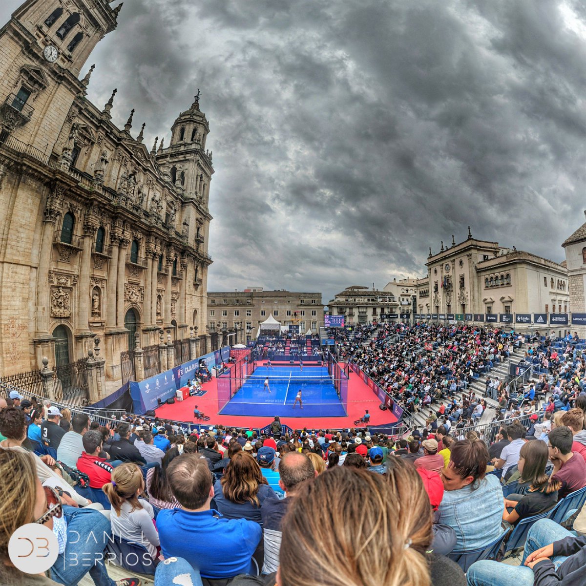 elfisgoncurioso's tweet photo. #WorldPadelTour2018 en #Jaén, la capital mundial del aceite de oliva. ¡Simplemente espectacular! 😍
#WPTJaénOpen #EnJaen #Padel #AOVE @WorldPadelTour #WPTJaén #WorldPadelTour #CatedraldeJaen #PatrimonioDeLaHumanidadYA https://t.co/zYYfiu71Yv