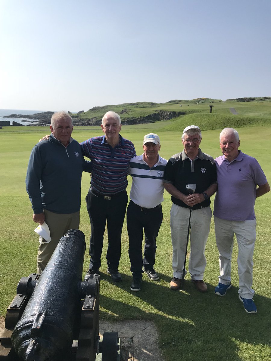 paulvaughanpro's tweet photo. Great to have @ManUtd legend &amp;  goalkeeper Alex Stepney @ArdglassGolf this morning for a game. Making up the Four-ball is Sean Johnston, Des Connolly and Petesy Laverty. As always the sun is shining #AwesomeArdglass https://t.co/ZMgIHGKZTs