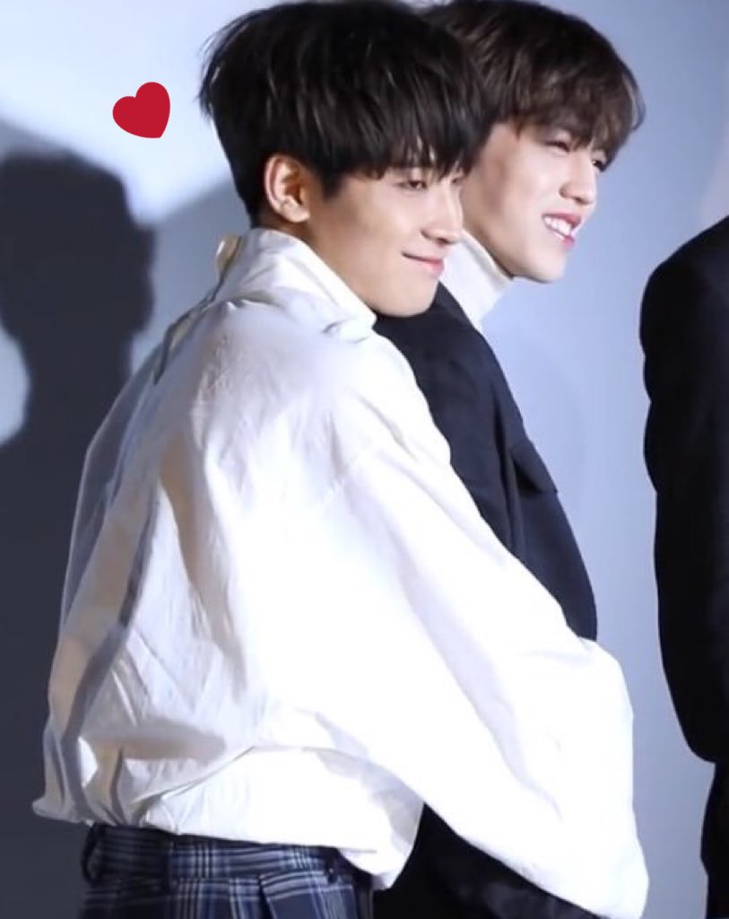 To____SxW's tweet photo. 우리 위대한 @SummerWalk_9596 님 ❤️30k 정말 축하드려요 ㅠㅠ 
항상 멋진 승철이와 원우야 사진을 찍어주셔서 감사합니다ㅠㅠ
건강 헤치지 않게 조심하세요~💙 https://t.co/IhHnPYaXgO