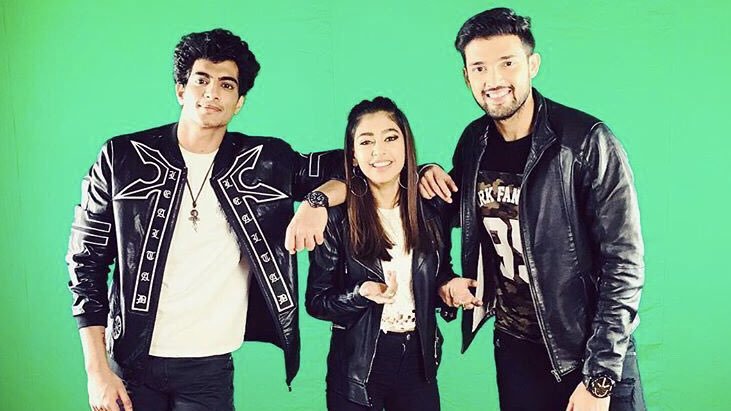 RodoshiR's tweet photo. har dosti mai kuch bate hai jo sabse alag hoti hai .yeh hai unk dosti jo hai sab alag saber anokhe , sobse juda .coz dey r d best .😍😍how to creat frnd nd how to maintain frnzship we should learn from dem #pani& #parlu 😍😌 #fansnahifriends@LaghateParth @niti_taylor supperhit https://t.co/NBC9Uj1oAN