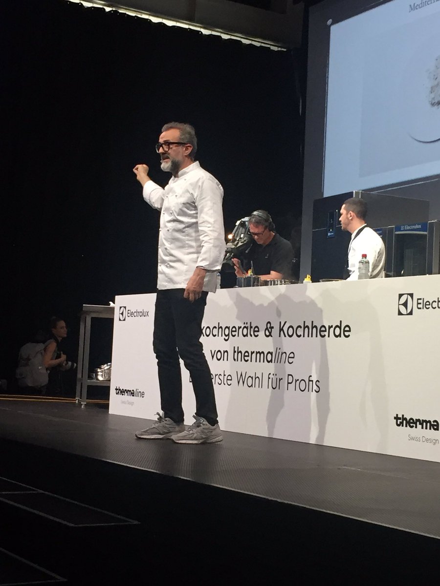 canabalmaria's tweet photo. I am a chef. I am not an artist. A chef must cook good food. An artist do what he/she wants. We are artisans obsessed by the produce. @massimobottura at #chefalps #modena #artigiani #artisans #handcraft 🇮🇹 https://t.co/h5E3b5S1P0
