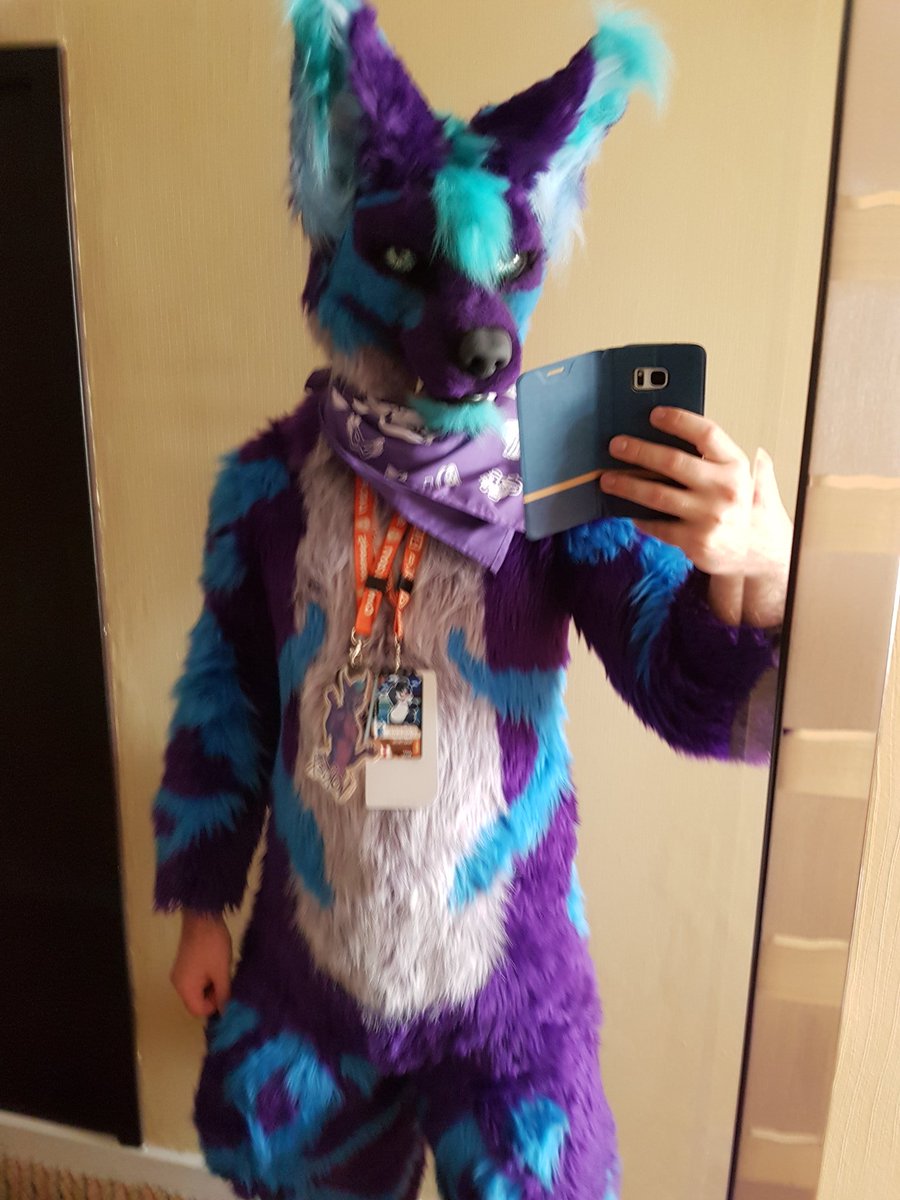 Nattrim's tweet photo. Yes my fursona has human hands, it makes him more relateable #FuckMagic #cfz2018 https://t.co/npZaVU11XX