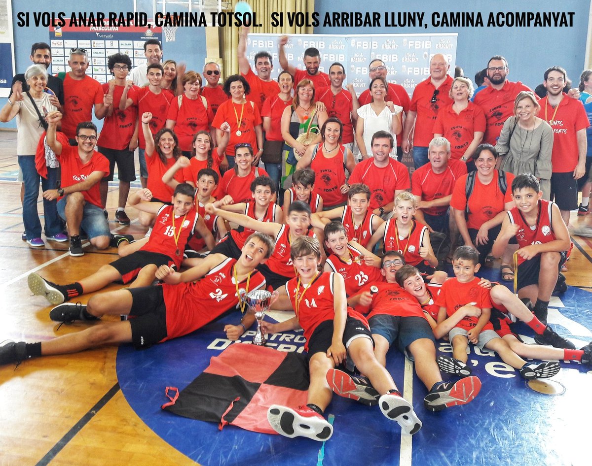 Juanmateencoach's tweet photo. Si vols anar ràpid, camina totsol. Si vols arribar lluny, camina acompanyat. Avui més que mai, #TOTSJUNTSSOMMESFORTS https://t.co/7bGvsE1mH0