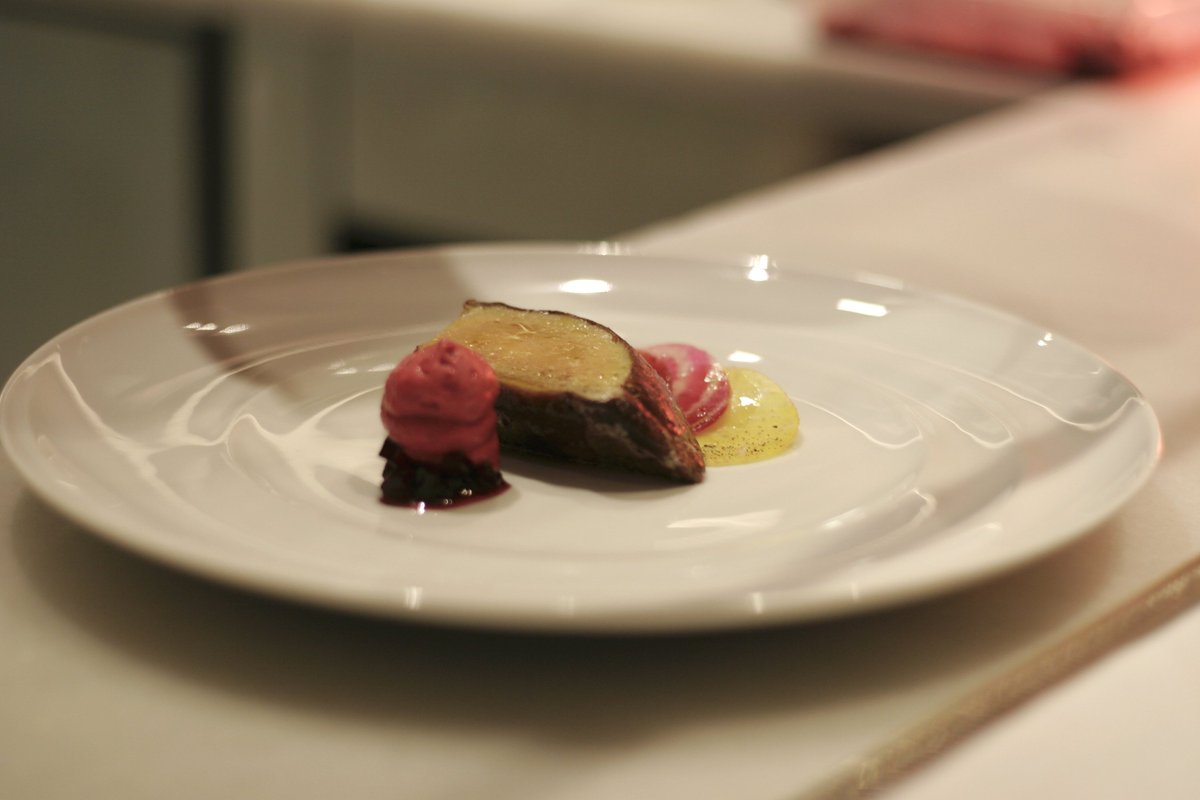 Platos elaborados con técnica, un producto de primera y gran delicadeza para disfrutar a la vista y al paladar.