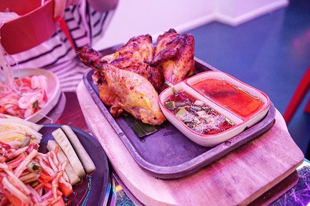 FoodCrafters's tweet photo. This weekend we finally made it to @soi_geneve and ordered a "few" things!! For long on our to eat list and it didn't disappoint. On the contrary: fresh, authentic Thai street food style as we know it from Bangkok! 💥💥 #thaifood #geneva #foodcrafters https://t.co/CBWsCEtTQA
