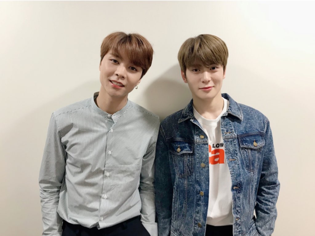 neo_euphodise's tweet photo. @nctnightnight [TRANS]
-
Our pretty JohnD and JaeD ~ 💚
😊😀 Photo time ✌🏼✌🏼
#JohnDtoo #JaeDtoo #Everyonetoo ~ ✨#All #JaeJo-yo🌙
https://t.co/vJKxS1uxZb https://t.co/lGFH2p8API