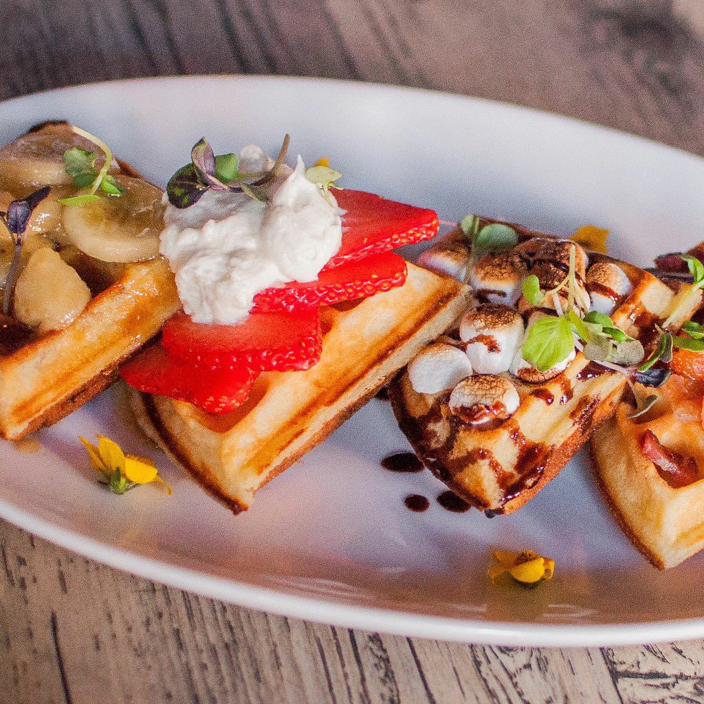 chefabebotello's tweet photo. MEMORIAL ๐บ๐ธ DAY || #BRUNCH
We will be open early at 10am + serving BRUNCH in the historic #GaslampQuarter
@florentsd
Reservations: https://t.co/gDKUOvoZjT
.
#chefabe #memorialday #mimosas #foodie #eatsandiego #eatsd https://t.co/Xa7oNmg9My