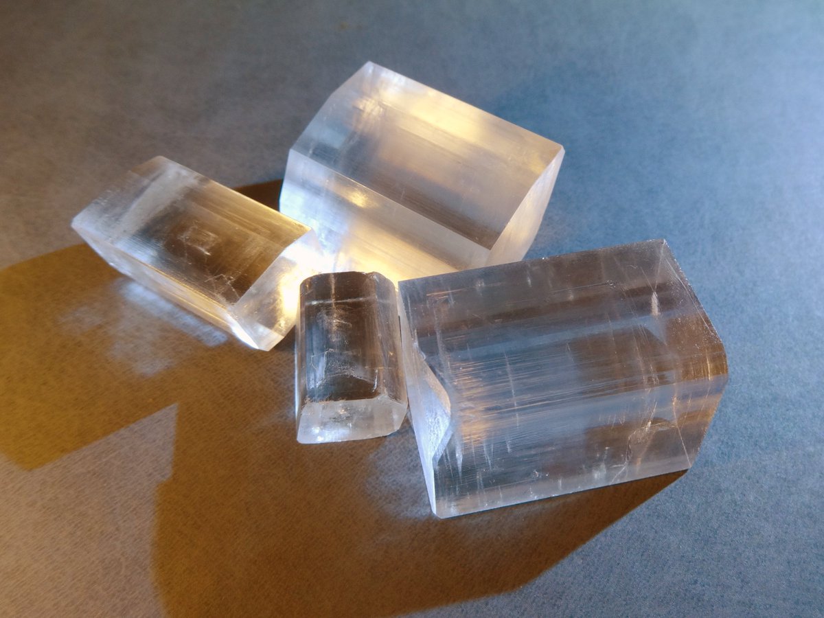 CDCubed's tweet photo. Dr. Stone trivia ch59:
Potassium bitartrate crystallizes out of chilled wine (some winemakers pre-chill and remove them). The raw crystals can be purified into cream of tartar, used in baking.
The seaweed provides caustic soda (lye) to create the Rochelle salt. https://t.co/p2LJwbM2uE