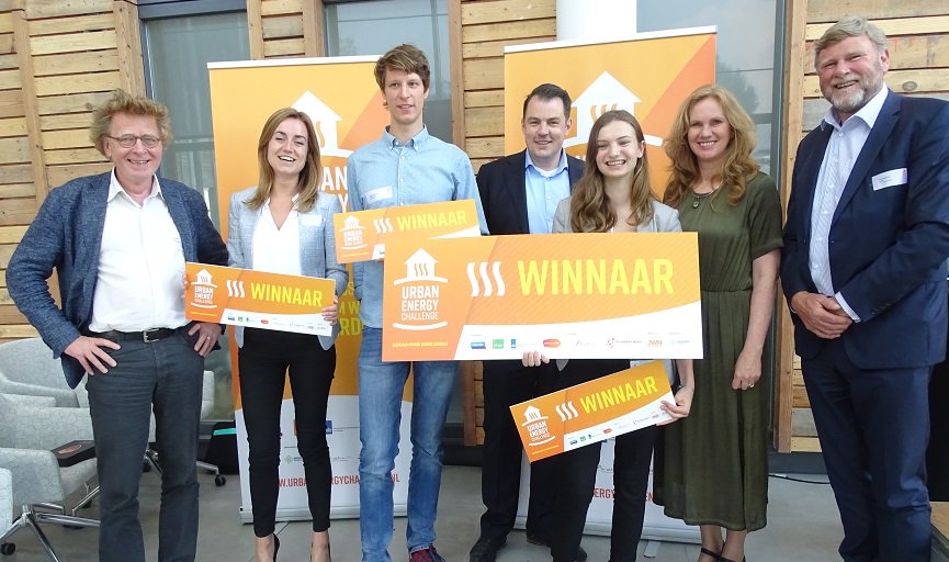 SustainMotion's tweet photo. Het winnende team van de Urban Energy Challenge 2018 presenteerde afgelopen vrijdag de 'Buurtcentrale'! Lees snel meer in onderstaand nieuwsbericht:  https://t.co/AENYoJCfUK #UEC2018 https://t.co/JfSTPEzsxw