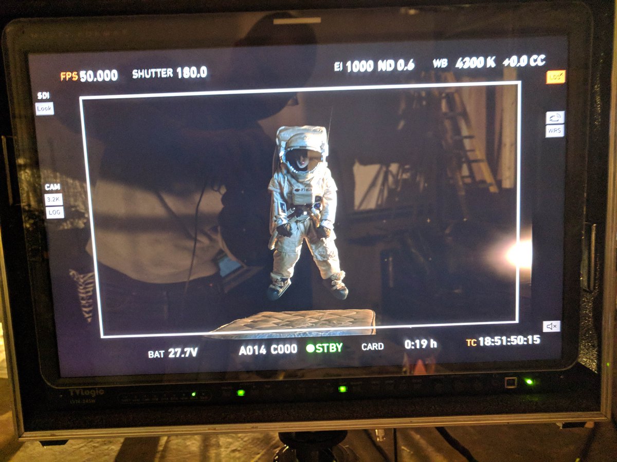 FlorencePorcel's tweet image. Je fais partie des visages de la nouvelle pub pour l&apos;#assistantGoogle. J&apos;y joue une astronaute. Première diffusion à la télé ce soir pendant la coupure pub du match sur TF1. Bientôt au cinéma. 
Je plane, dans tous les sens du terme 🤪