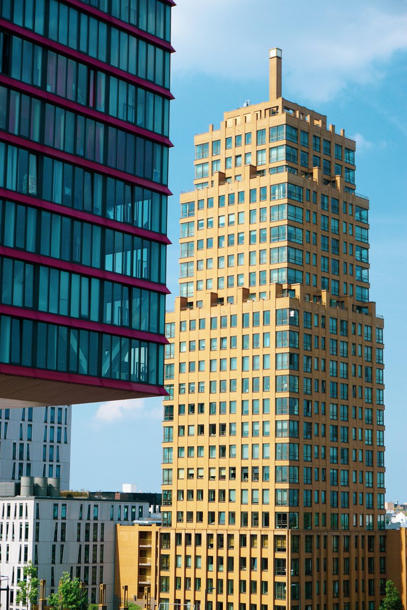 Rotterdam architecture #Rotterdam #architecture #archdaily #cityscape #city_captures #roffa  #streetphotography @010byday @Rotterdamfoto @rottergram @RotterdamXXL @Mooi_Rotterdam @Rotterdam @gersrotterdam @RDStad @Havenloods @RotterdamInfo @RTV_Rijnmond