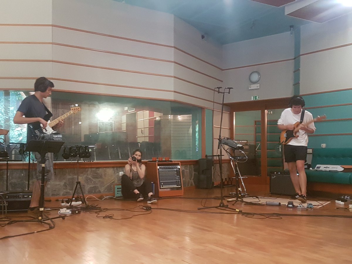 fincairo_band's tweet photo. life in studio like... #studio #recording #tape #Profesional #altrock #rock #band #alternative #indie #top #album #debute https://t.co/f4ouloAjCz