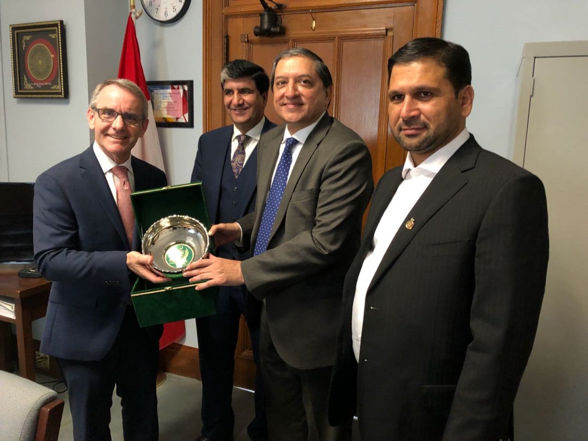 CanHCPakistan's tweet photo. Senate of Pakistan’s Deputy Chairperson, Saleem Mandviwalla, met the Deputy Speaker of Canada’s House of Commons, Bruce Stanton during a recent visit to Ottawa hosted by the @ForumFed. Senator Mandviwalla was accompanied by Senators Muhammad Javed Abbasi and Aurangzeb Khan. https://t.co/08bkZBHI8u