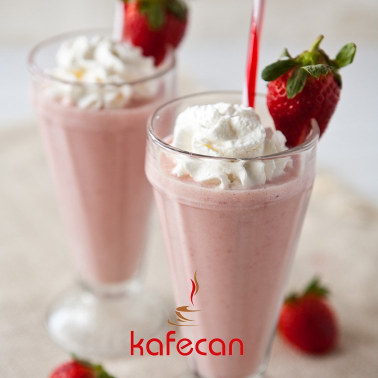kafecan's tweet photo. Kafecan çilekli smoothie 🍓 https://t.co/ecFOkoz7NX