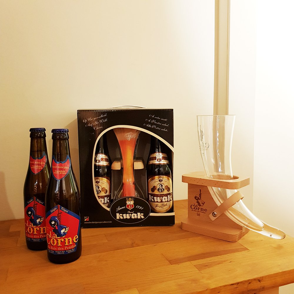 Empezamos la semana enviando un pack de Kwak <a href="/abinbev/">AB InBev</a>  #brouwerijbosteels y otro de <a href="/lacornebiere/">Lacorne</a> a Palencia.
Dos de las copas más míticas de la cerveza belga...