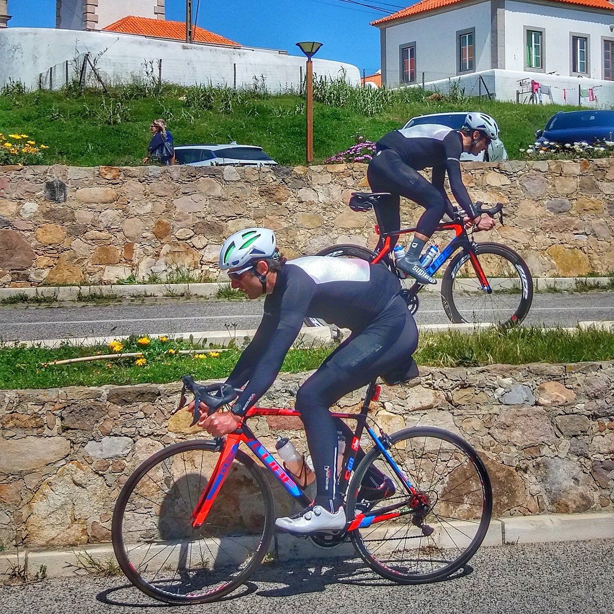 Nuno_Sabido's tweet photo. Duas opções, a mesma qualidade, #CUBE.
#CubeLitening &amp; #CubeAgree  @CUBE_Portugal
#LuisPereiraLeite
@NTorego @cube_bikes
#SabidoBros @SabidosCycling https://t.co/AyGbovbaAj