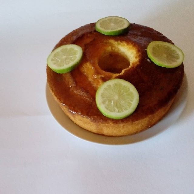 Mely822's tweet photo. Buongiorno a tutti!!!
*Nuova ricetta sul blog*
Fluffosa al limone con glassa al limone
Trovate come sempre il link alla ricetta in bio cliccando sul mio profilo @mely.emily_dolci_momenti
#fluffosa #chiffoncake #limone #lefluffose #ifood #ifoodit #igers… https://t.co/qc1wz1CvdY https://t.co/3TXCsvHyNt