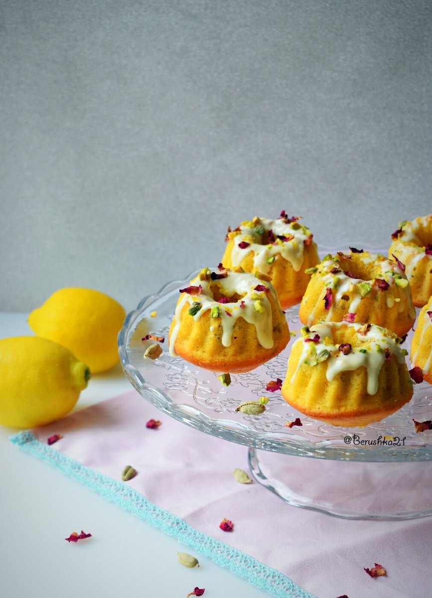 Berushka21's tweet photo. @triedtestedUK @steweeggs 😊 I loved the April #TasteTestBox! 💕 Top 3 @PinksterGin, @chicpfood & the amazing "Golden" @steweeggs! They gave the Spring Frittata for the #FrittataChallenge & my mini Bundt cakes beautiful colour! 🌞 They are a huge joy to cook/bake with 💗 Happy #BankHoliday, everyone! 😊 https://t.co/okDxNtJnwi