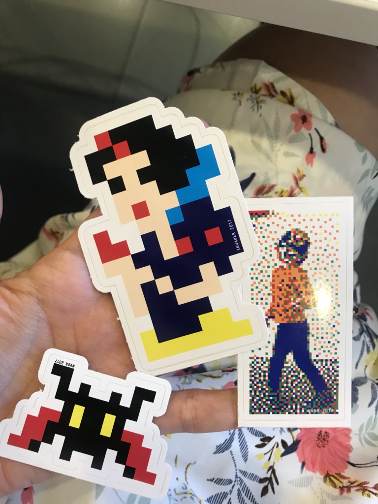 BubbleglamGirl's tweet photo. Viva mi amigo @pcalerog que me regala pegatinas del artista de azulejos de váter de su exposición en París #HelloMyGameis
I love #Invader❤️👾❤️ https://t.co/NDLcWizgEQ