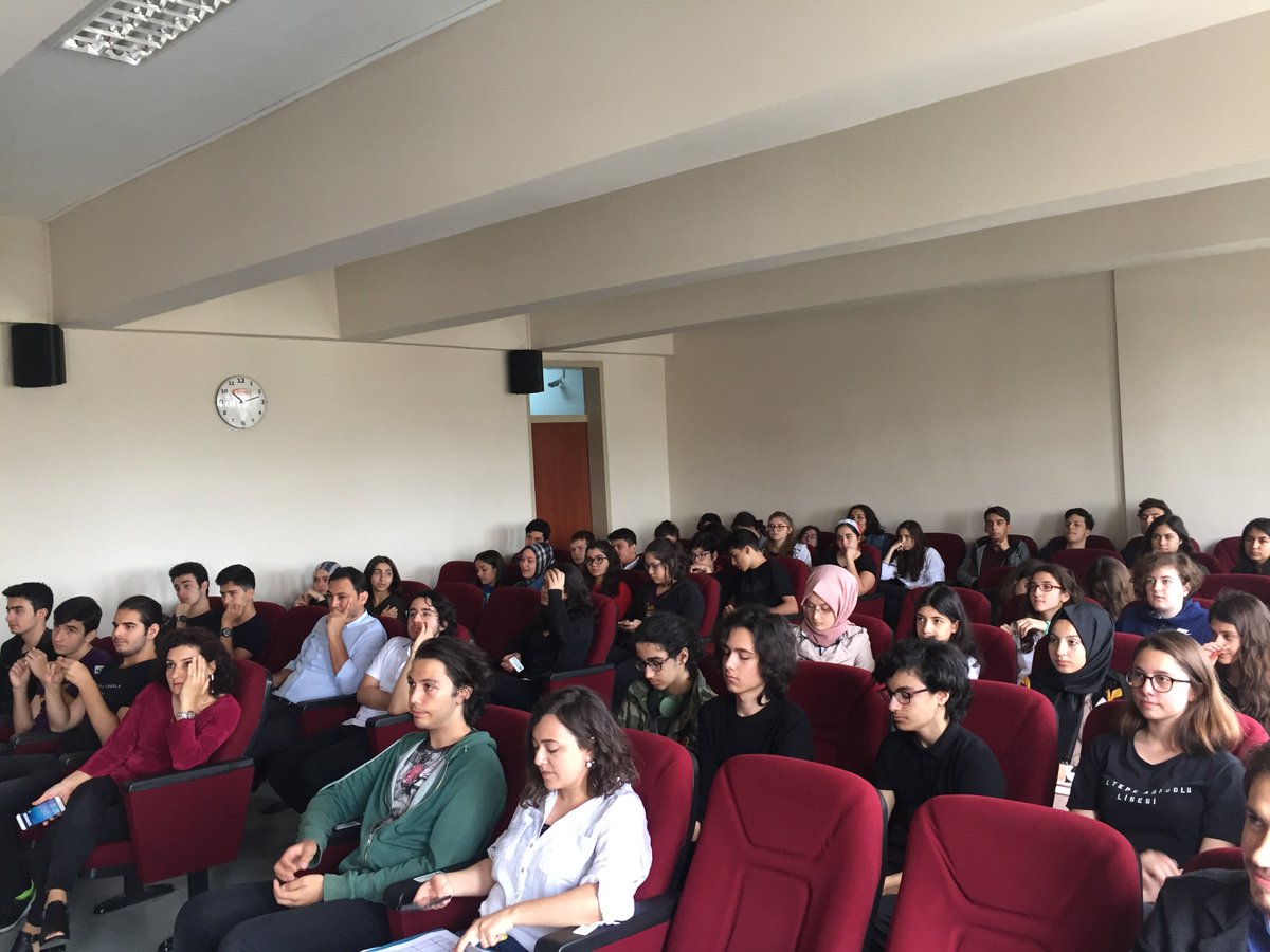 81SiberKahraman's tweet photo. Geleceğin Siber Kahramanlarını Arıyoruz! @MaltepeMaker desteğiyle düzenlenen Siber Güvenlik Uzmanlığı Yolunda Kariyer Adımları seminerimizde Maltepe Anadolu Lisesi öğrencileriyle bir araya geldik. @safakaslan9 @InfoTusidam @batuhantosun @AtikEren https://t.co/XyHbgxsV4H