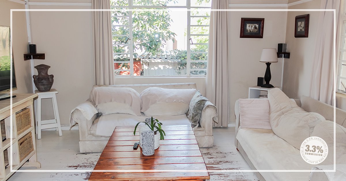 ConlonProp's tweet photo. #EASTLONDON #NEWLISTING

Asking: R1 370 000
Erf: 1014sqm
4 Beds | 2 baths | built-in braai | entertainment area | flatlet | sparkling pool | jungle gym 
#Cambridge

https://t.co/YFWcPTeXyo

#ConlonProp #EastLondonProperties #ThreePointThree #HouseHunting #HomeSale #BestBuy https://t.co/lTUxG8Tve5
