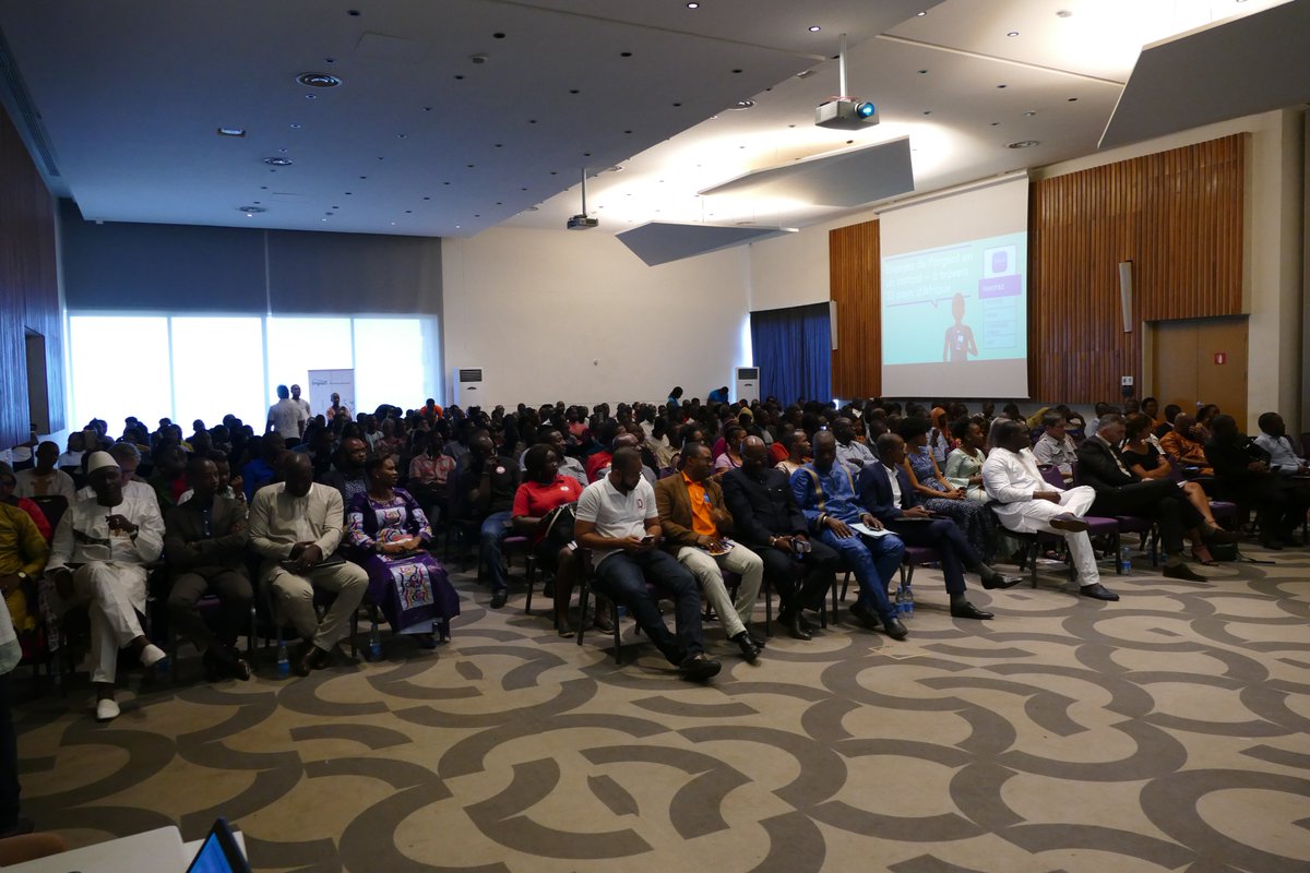 EcobankGuinee's tweet photo. Le 4 MAI 2018, @EcobankGuinee sponsorisait la 2eme Édition de @ckrydigitalday à l’Hôtel #noom.

#EcobankMobile #ecobankpay #CashXpress #PointXpress #Rapidtransfer https://t.co/a87AVD5hkY
