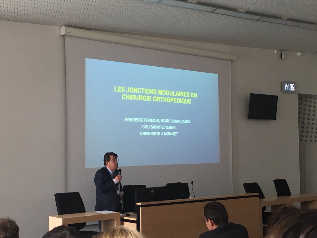 as_gouzy's tweet photo. Professeur Frederic Farizon chef de service de la #chirurgie #orthopedique et #traumatologie du @ChuSaintEtienne ouvre les journées #matériaux pour la #santé par un point sur les #jonctions #modulaires https://t.co/Jl9AUzhTUA
