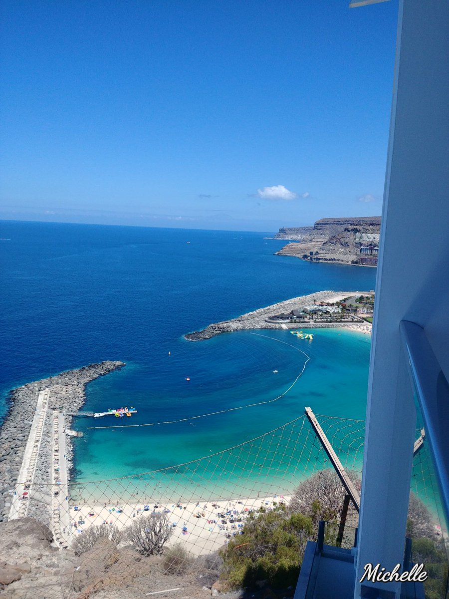 shellz1111's tweet image. Very sunny here now to x