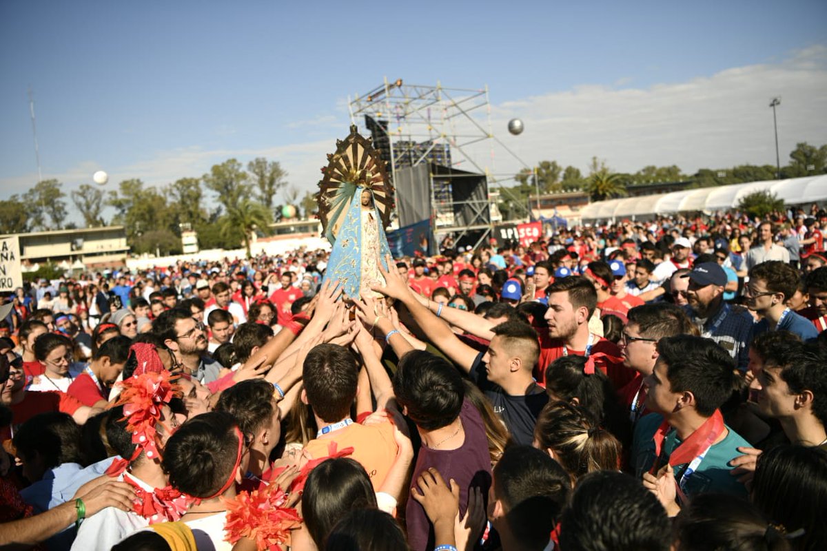 Presencia. Comunión. Misión. Los conceptos del #PapaFrancisco en el #EncuentroNacionaldeJuventud

Damos gracias al Señor y a la Santísima Virgen María
Gracias queridos jóvenes por su compromiso. Que la Virgen los cuide hoy y siempre 

#ENJ2018 #ENJ2018 #ConVosRenovamosLaHistoria
