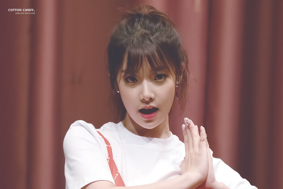 _joojoocandy's tweet photo. 180527 유니티 (UNI.T) 1st MINI ALBUM [line] 발매기념 국제청소년센터 팬사인회 넘어 (No More) 공연
#유니티 #UNI_T #UNIT #이현주 #현주 #Hyunjoo @official_uni_T https://t.co/N9O1ceNUMf