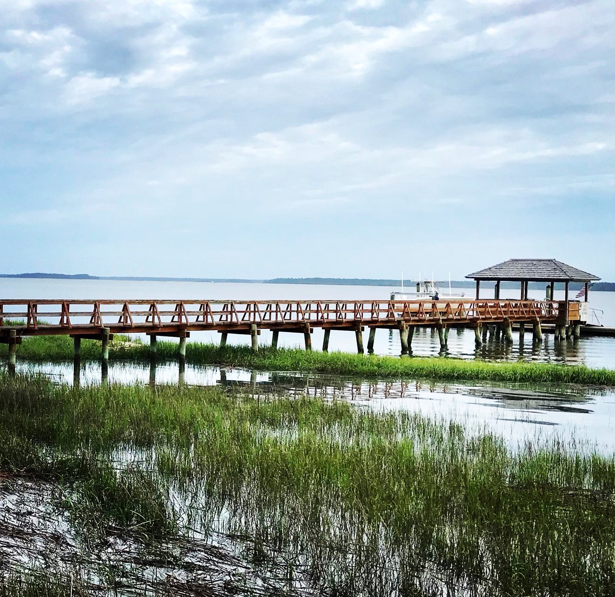 brntlyjnny's tweet photo. Hate to head back to reality today. I’ll be missing you #caliboguesound &amp; @hiltonheadsc #seapines #MDW https://t.co/V4Gewg92uh